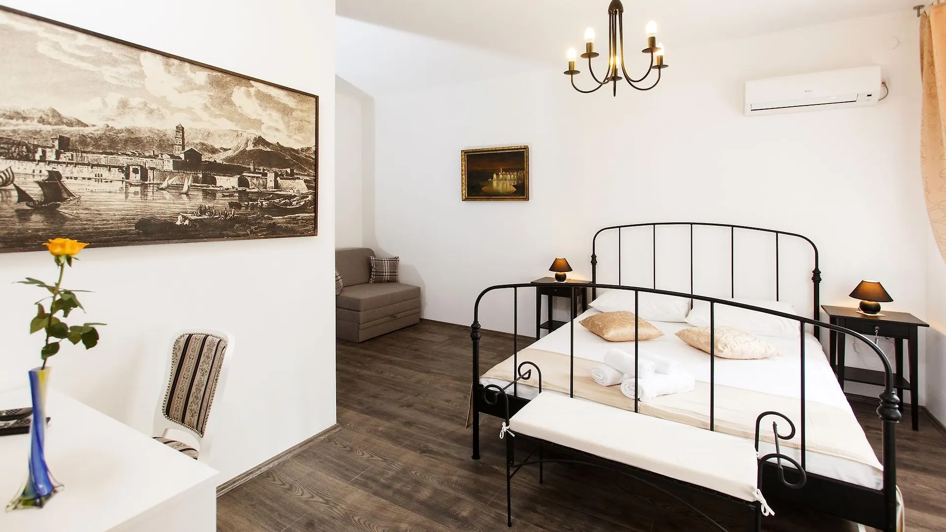 Prior Suites Split 4*,