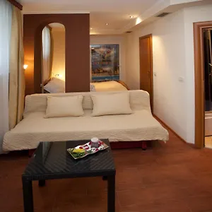 Authentic Luxury Pensión